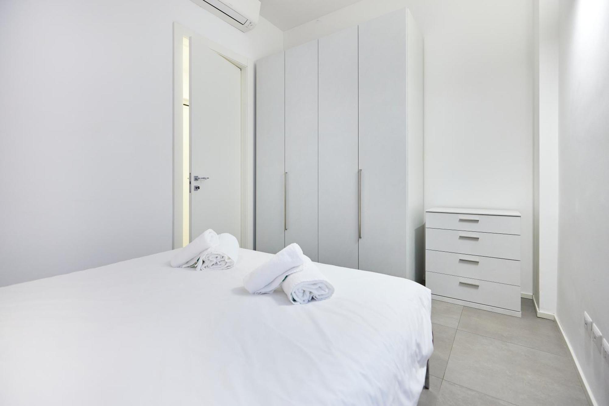 Cozy Meravigli Apartment - Pleasant Walk Between Duomo And Castello Milánó Kültér fotó